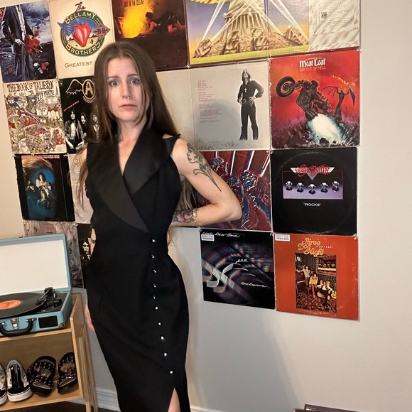 Meet your Posher, Constance - Picture 2 of 3